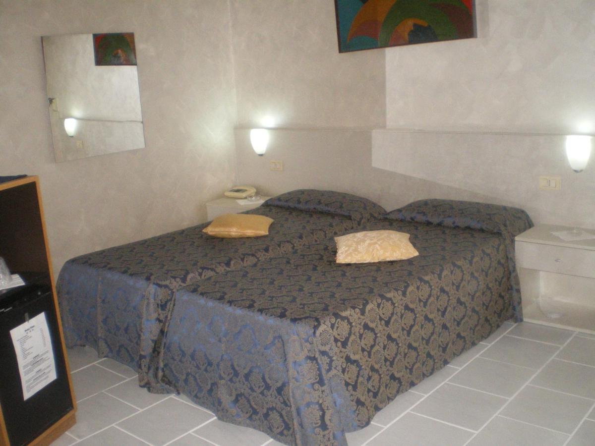 Hotel Eden Osio Sotto Rum bild